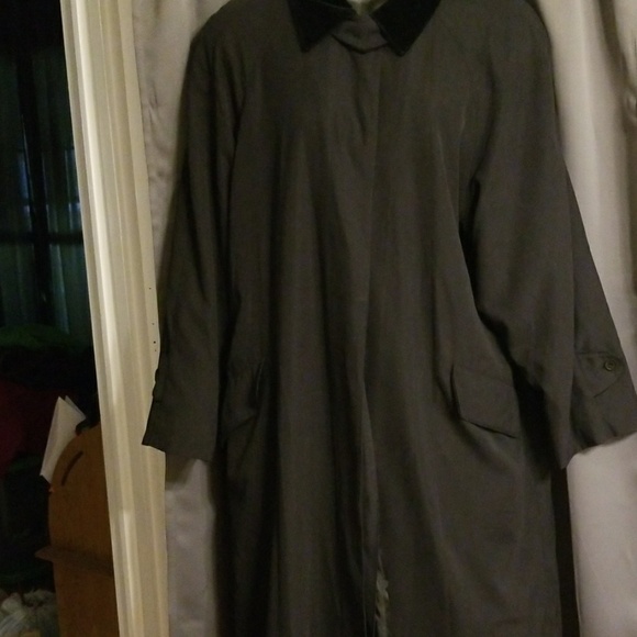 Woman's Trenchcoat Unbranded Black NO LINER size 6 GUC READ - Picture 1 of 8